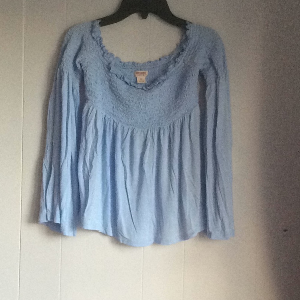 Women’s XS baby blue blouse